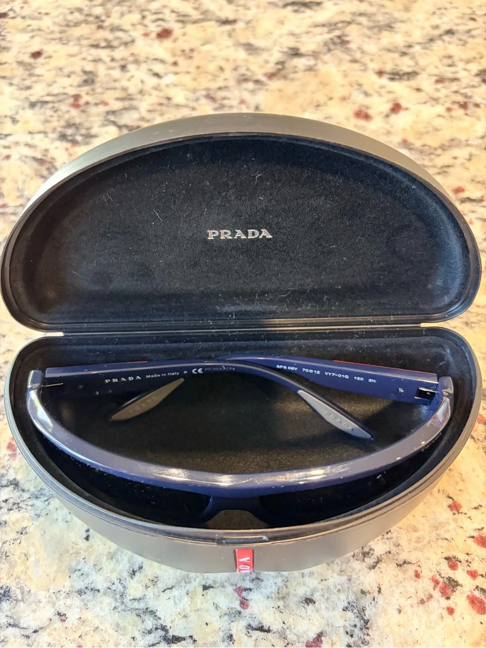 Prada linea rossa